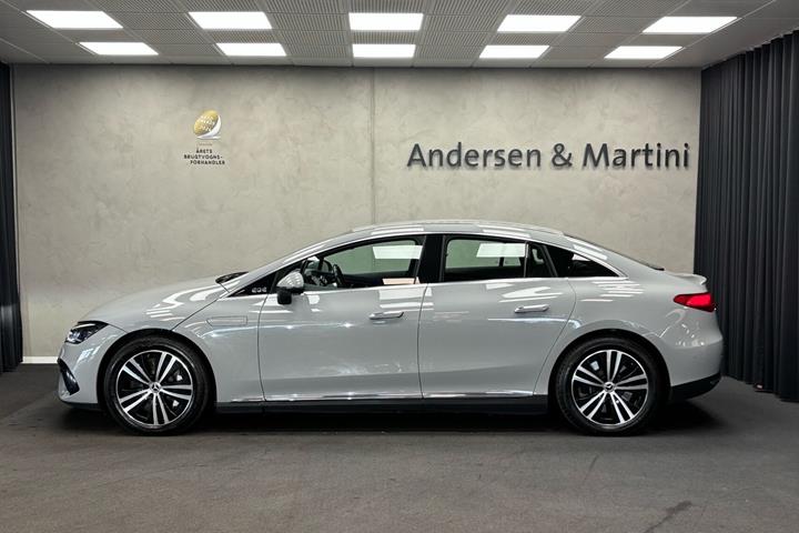 Grå Mercedes EQE300 fra 2023
