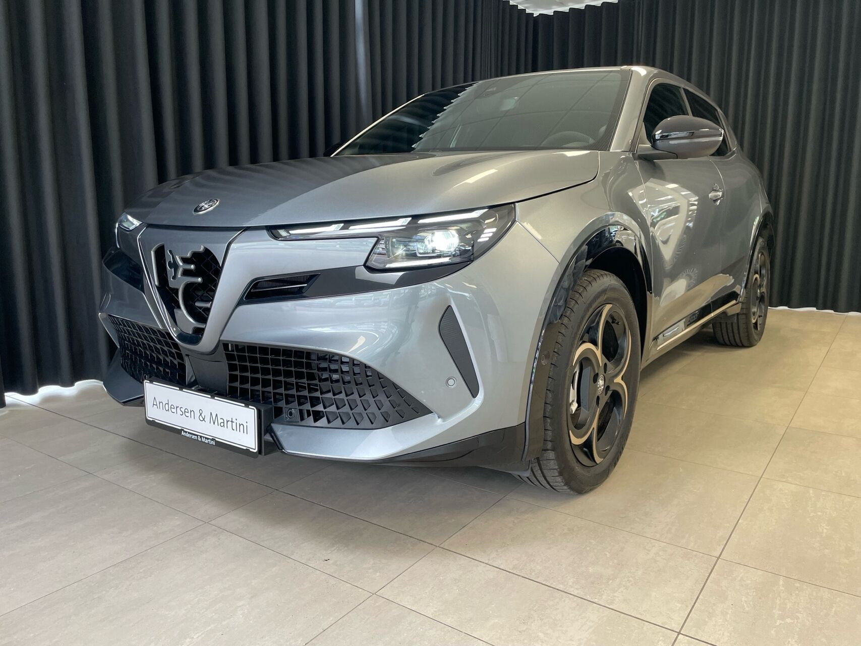 Alfa Romeo Junior EL Intensa 156HK 5d Aut.