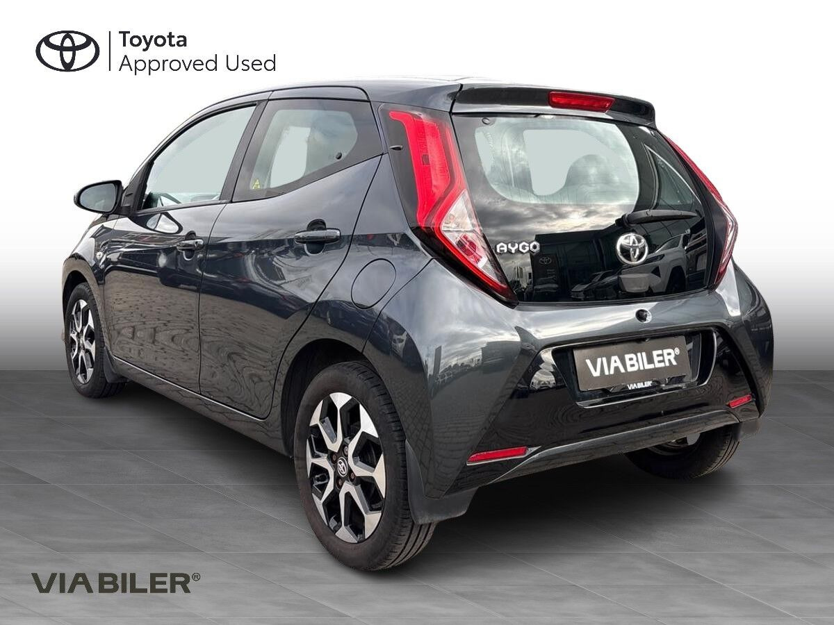 Grå Toyota Aygo fra 2019