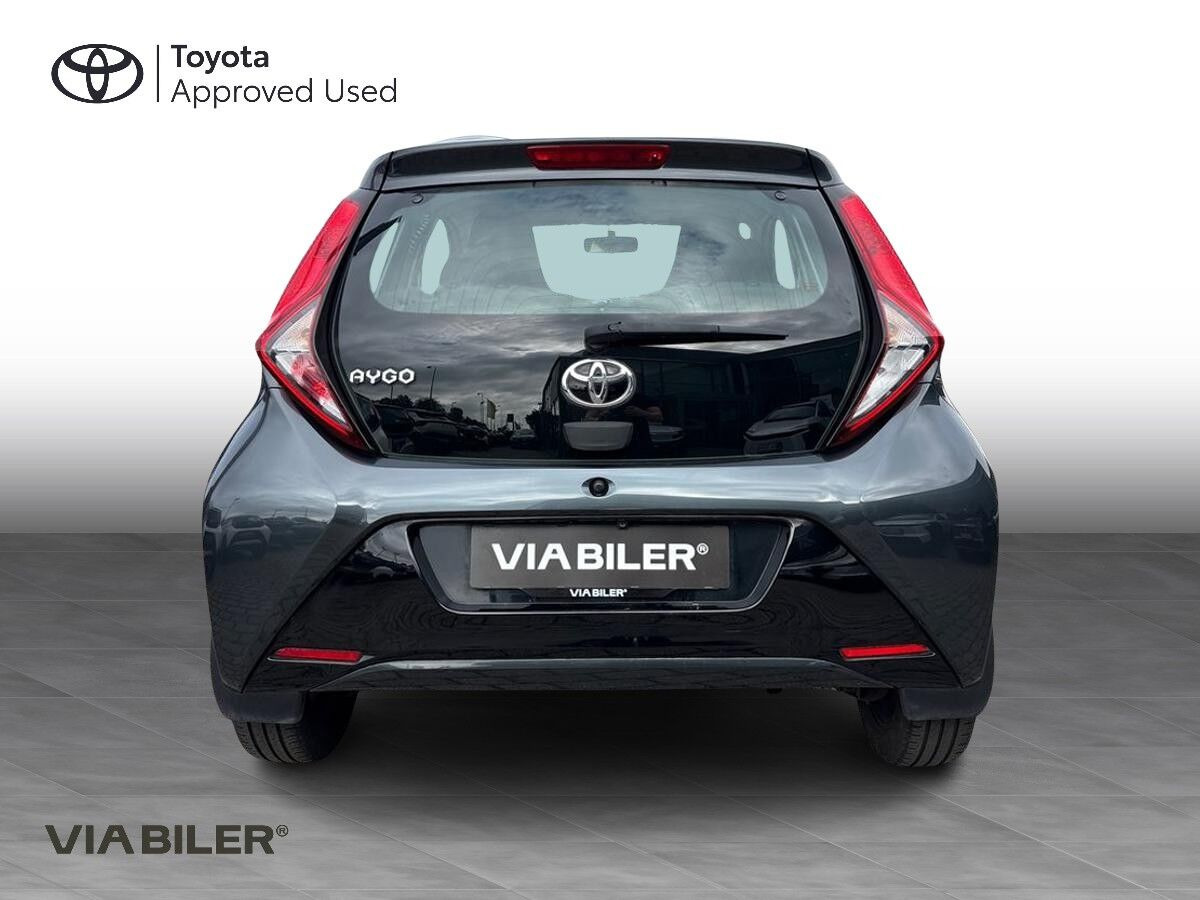 Grå Toyota Aygo fra 2019