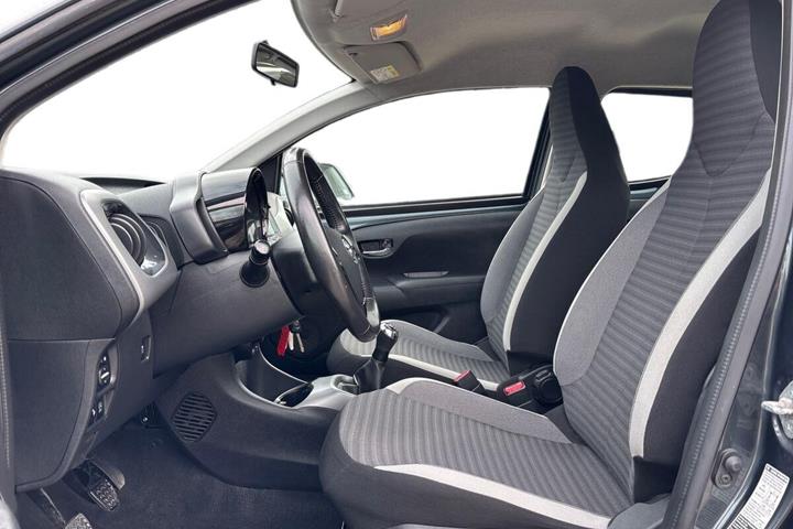 Grå Toyota Aygo fra 2019