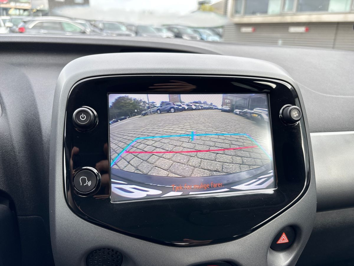 Grå Toyota Aygo fra 2019