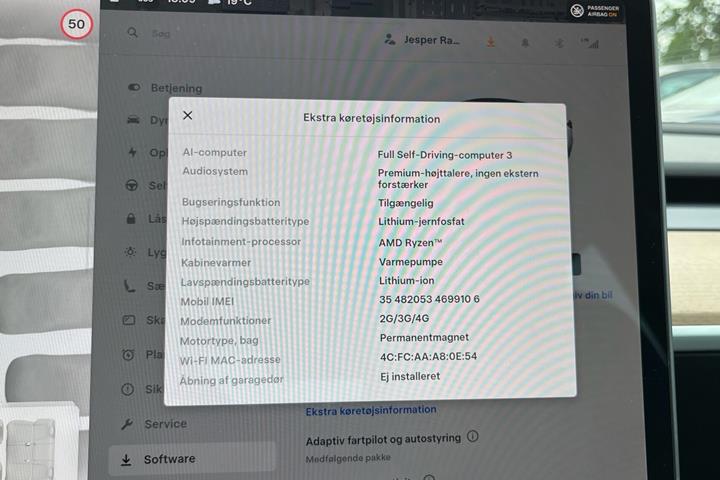 Hvid Tesla Model 3 fra 2023
