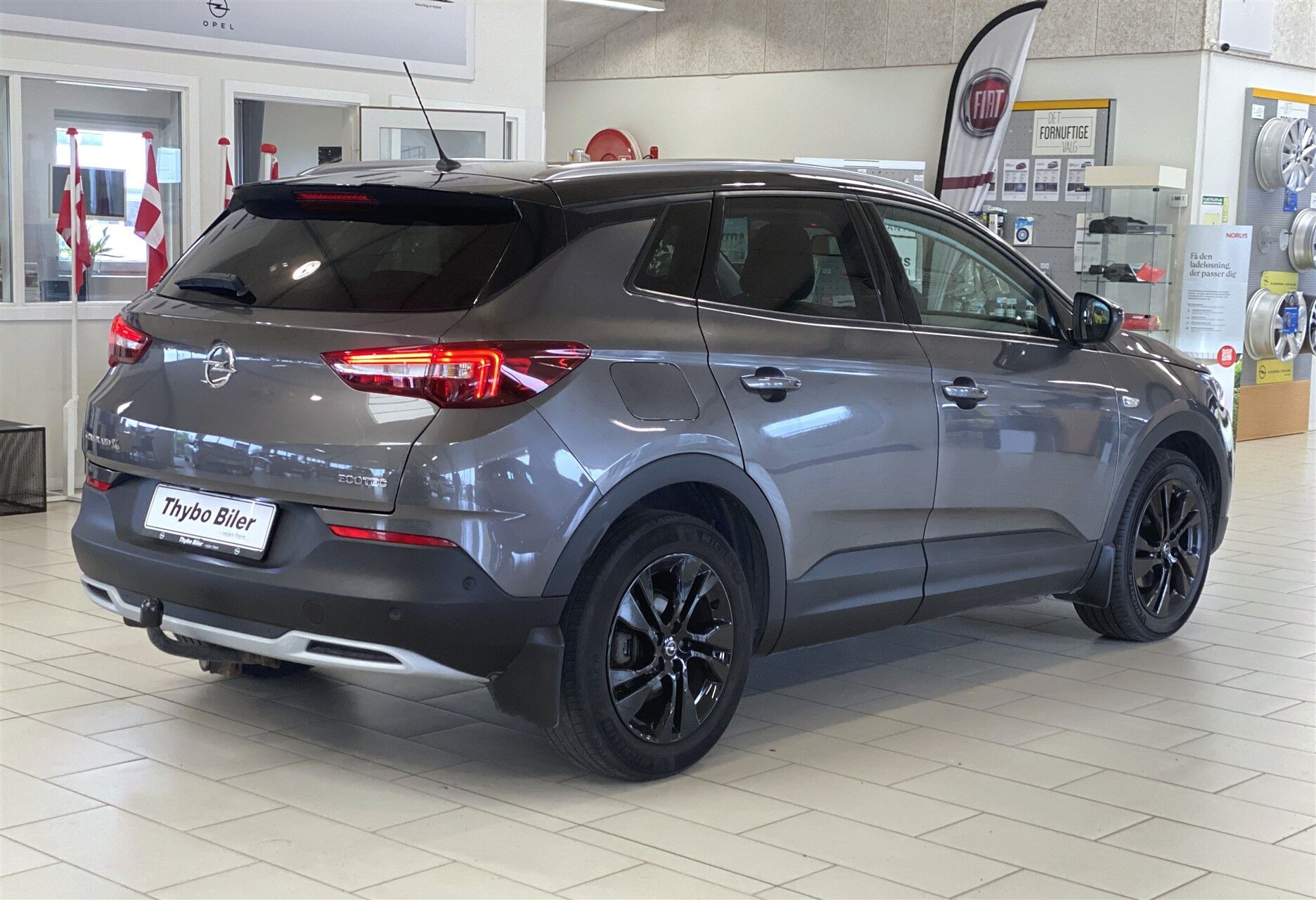 Grå Opel Grandland X fra 2021