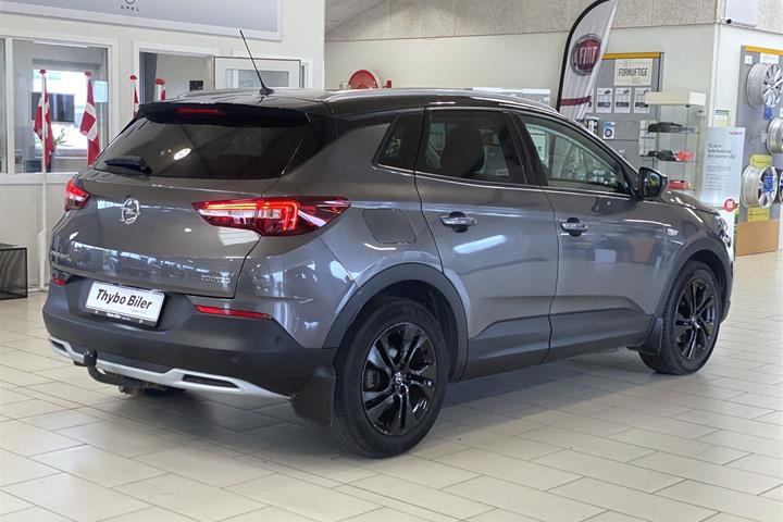 Grå Opel Grandland X fra 2021