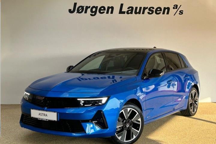 Blå Opel Astra-e fra 2025