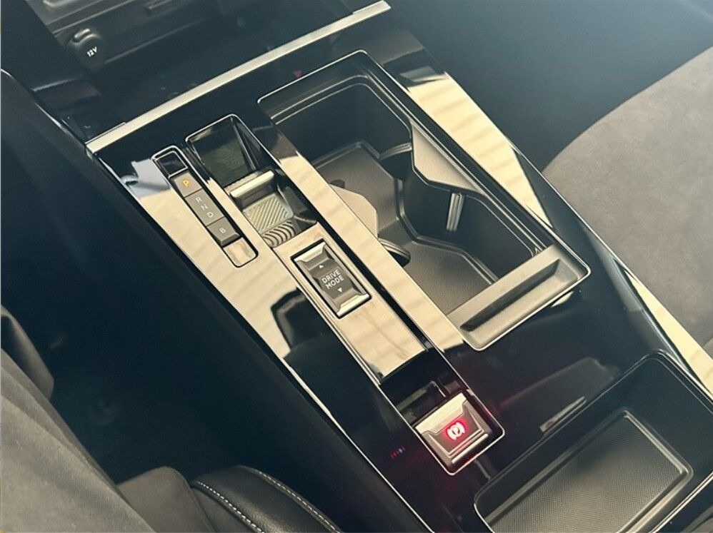 Blå Opel Astra-e fra 2025