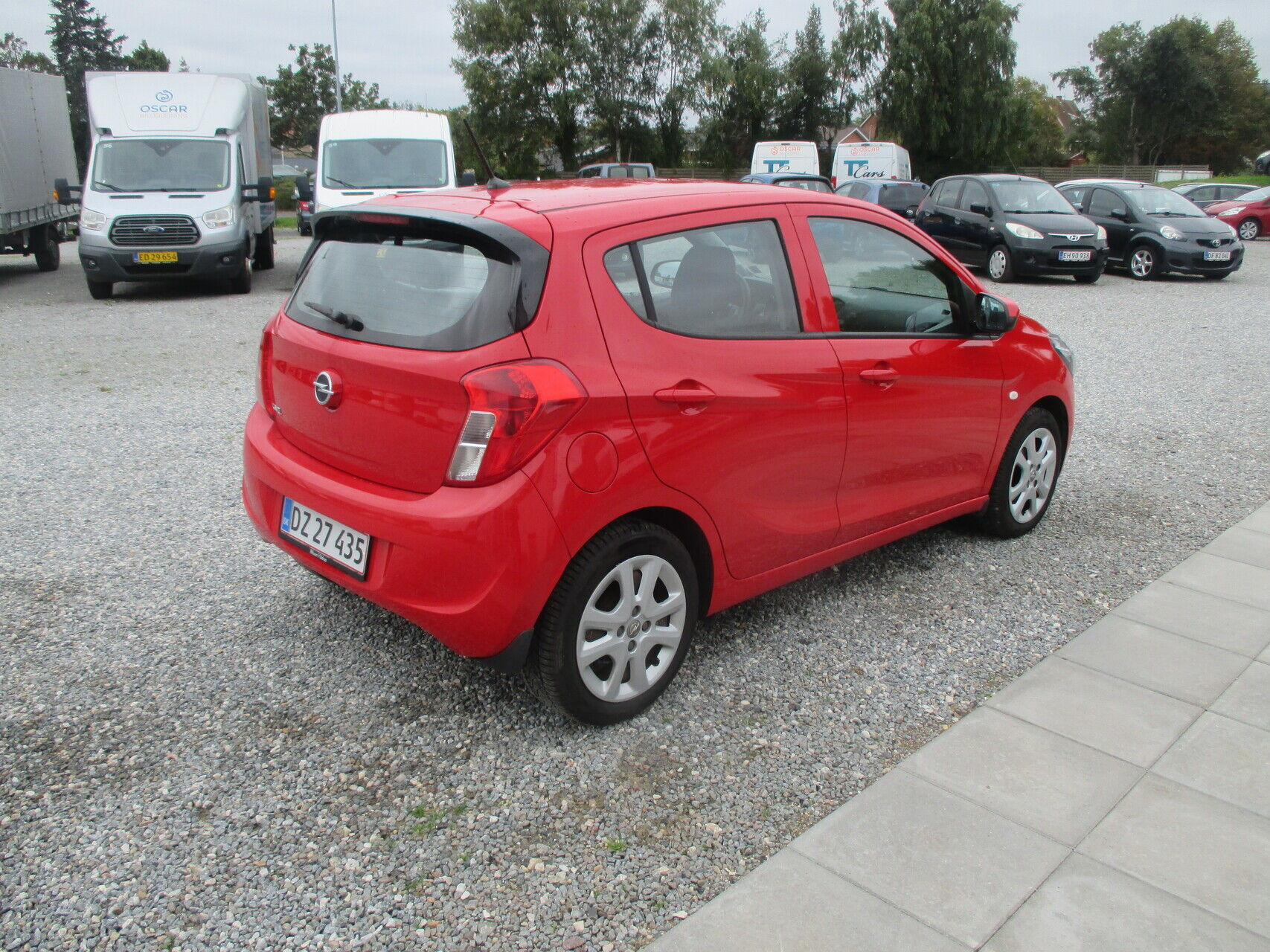 Rød Opel Karl fra 2018