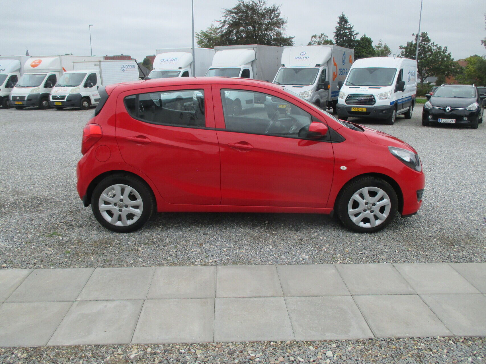 Rød Opel Karl fra 2018