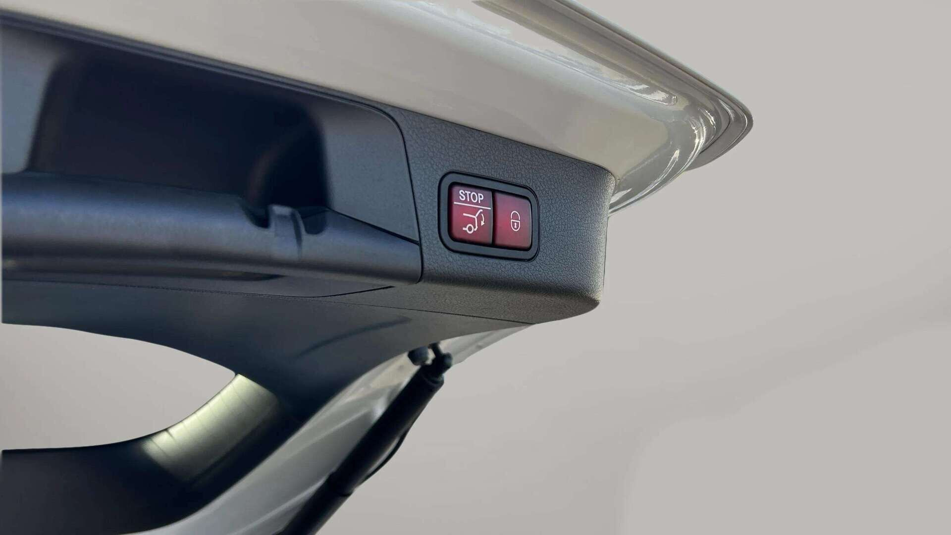 Hvid Mercedes GLB200 fra 2022