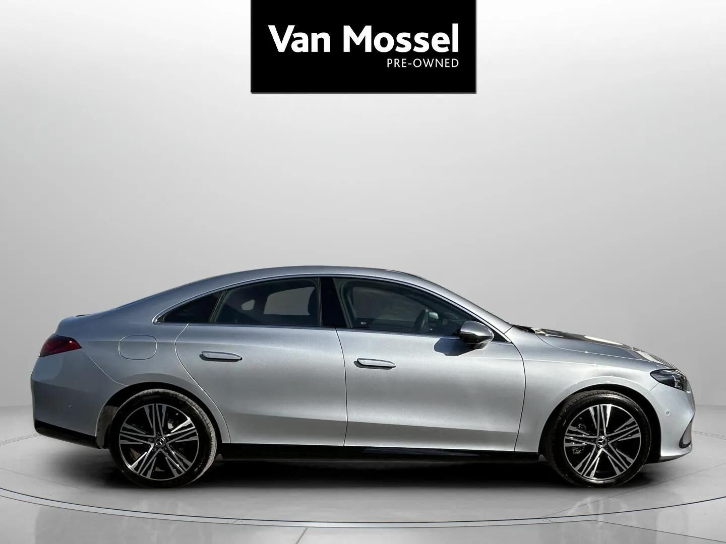 Sølv Mercedes CLA250+ fra 2026