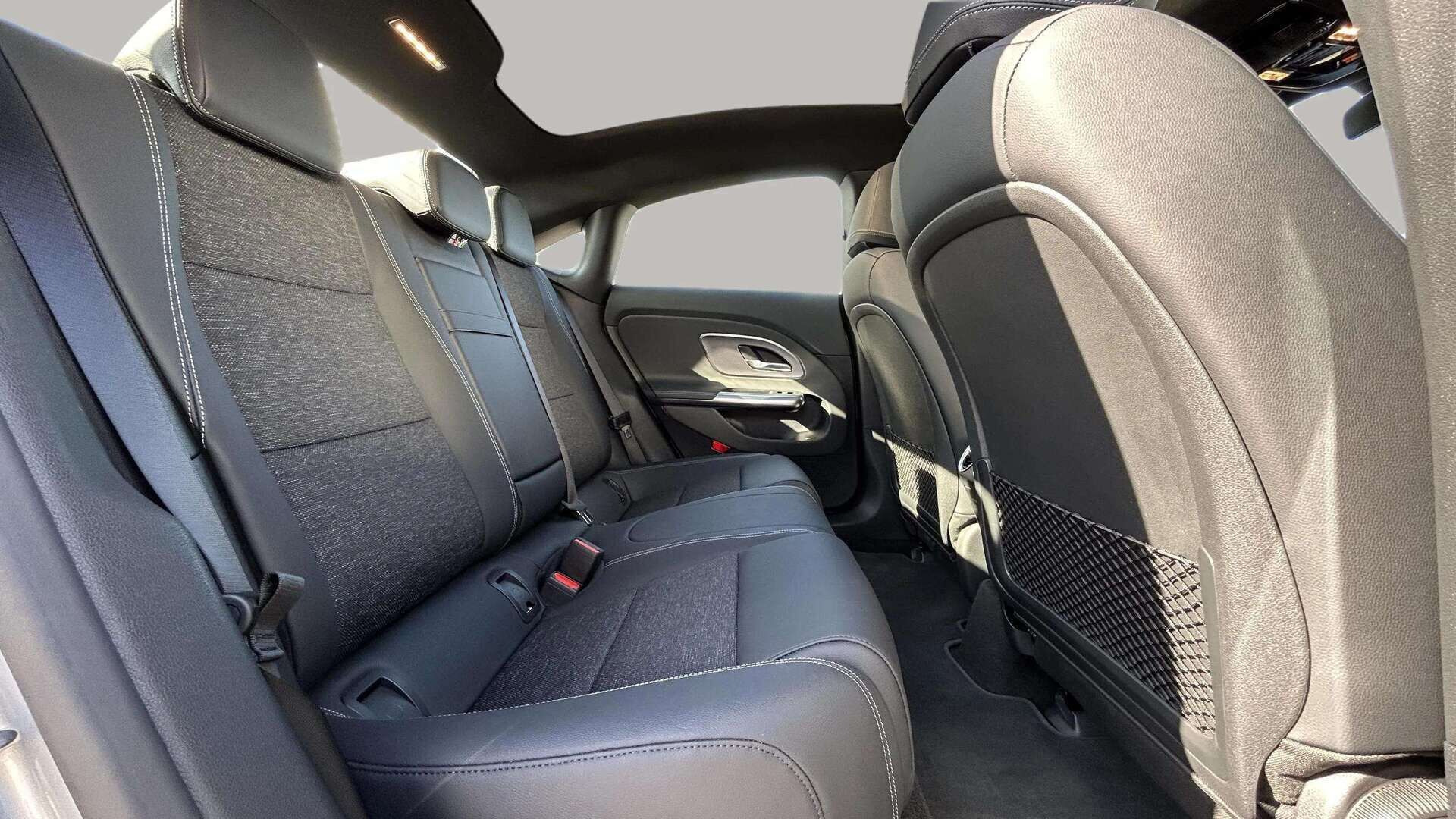 Sølv Mercedes CLA250+ fra 2026