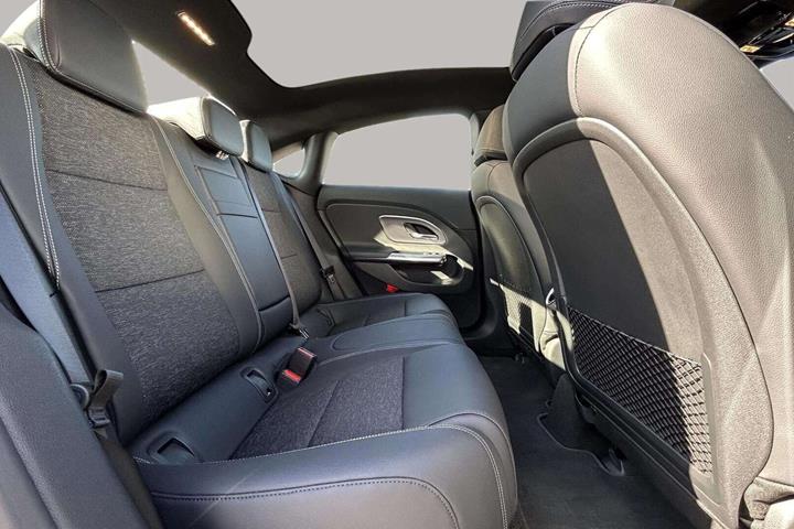 Sølv Mercedes CLA250+ fra 2026