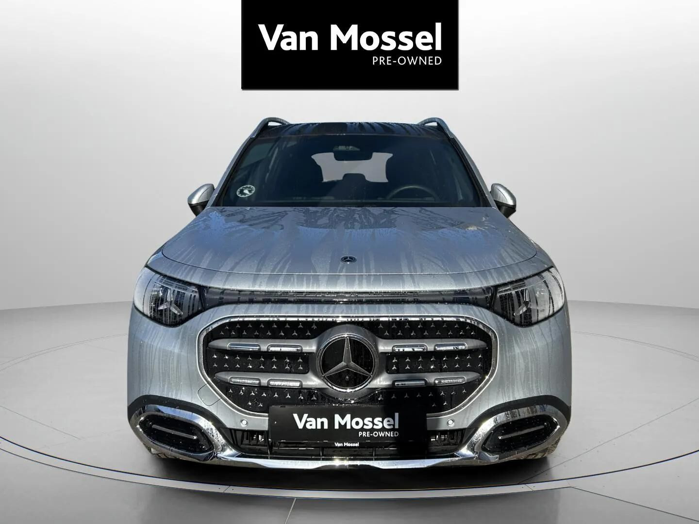 Sølv Mercedes GLB250+ fra 2026