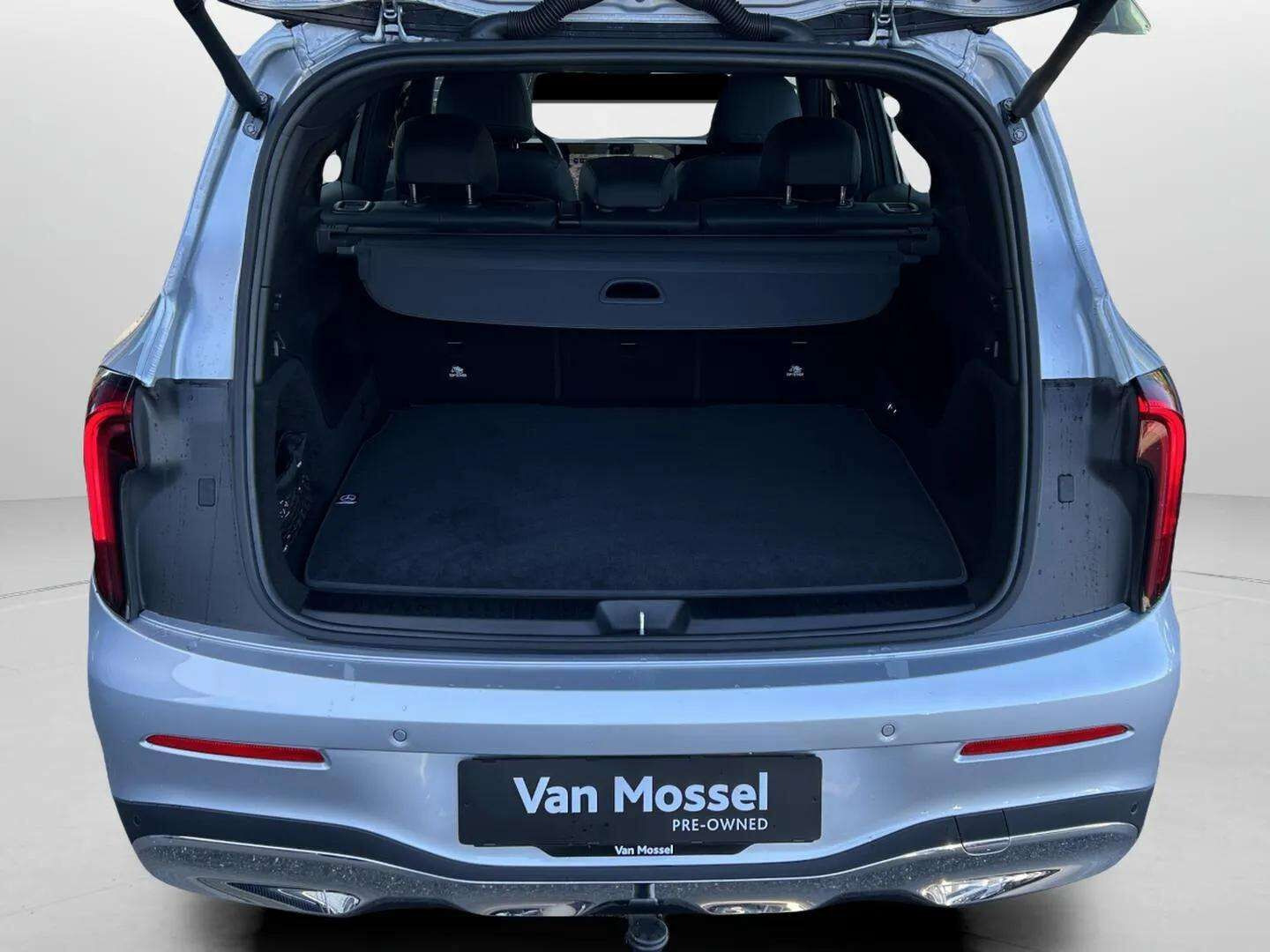 Sølv Mercedes GLB250+ fra 2026