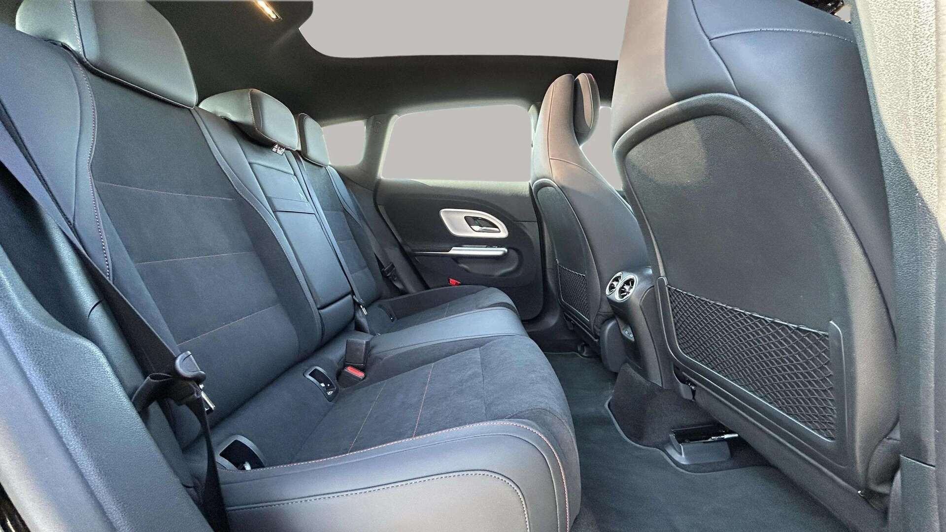 Sort Mercedes CLA250+ fra 2026