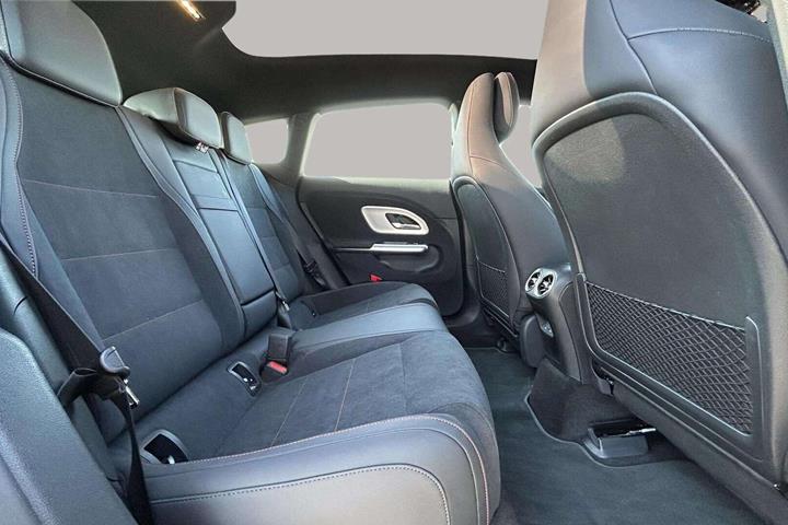 Sort Mercedes CLA250+ fra 2026