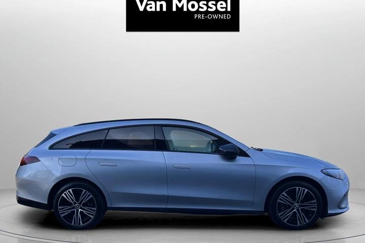 Sølv Mercedes CLA250+ fra 2026