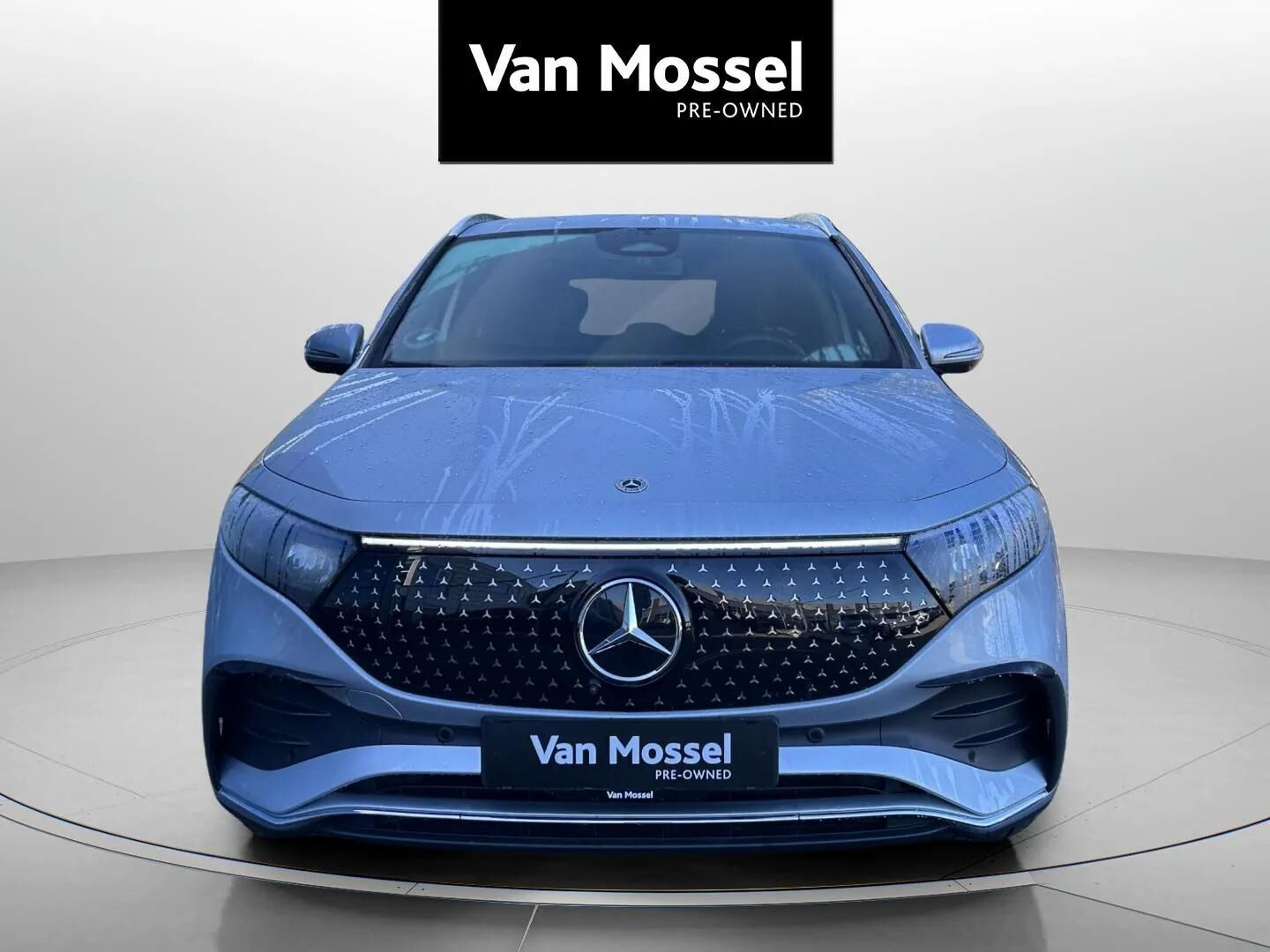 Sølv Mercedes EQA250+ fra 2026