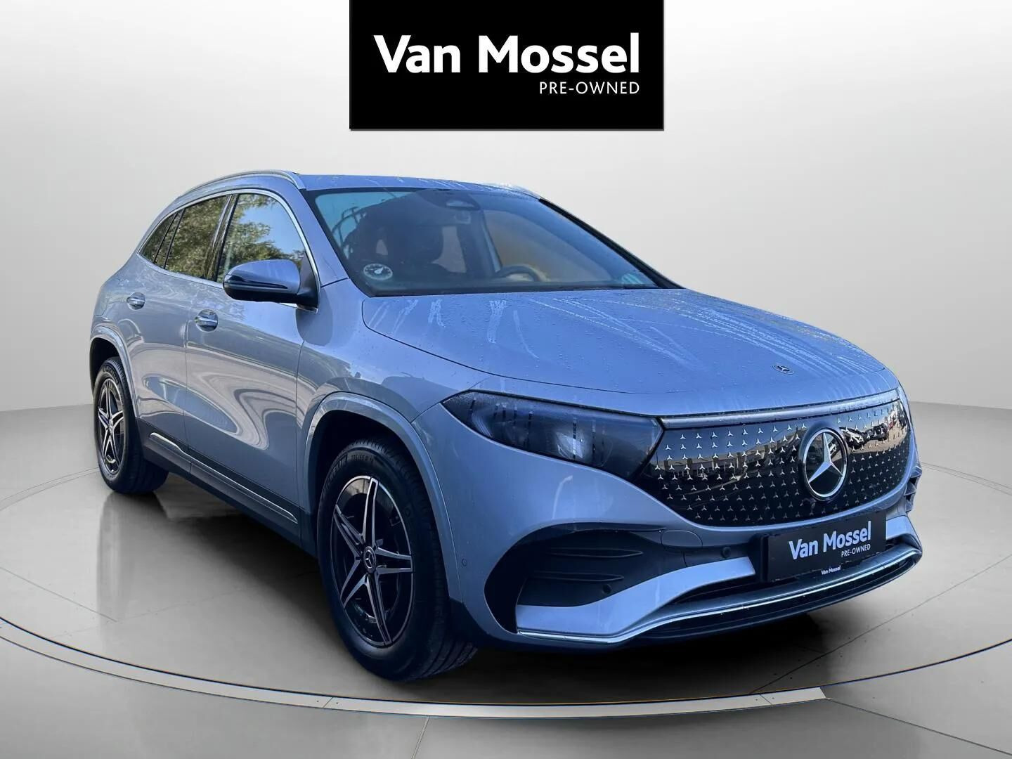 Sølv Mercedes EQA250+ fra 2026
