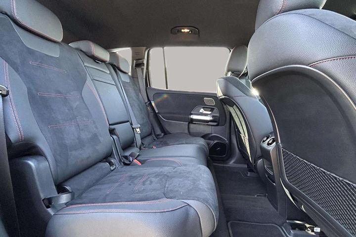 Sort Mercedes EQB250+ fra 2025