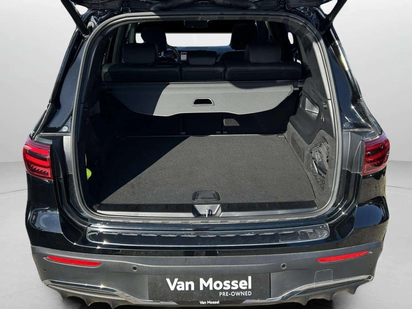 Sort Mercedes EQB250+ fra 2025