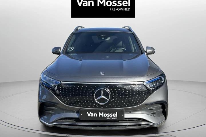 Grå Mercedes EQB250+ fra 2025