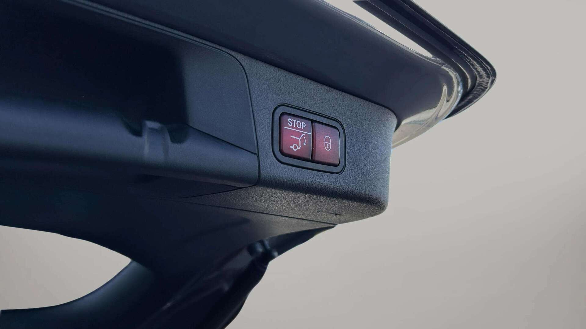 Grå Mercedes EQB250+ fra 2025