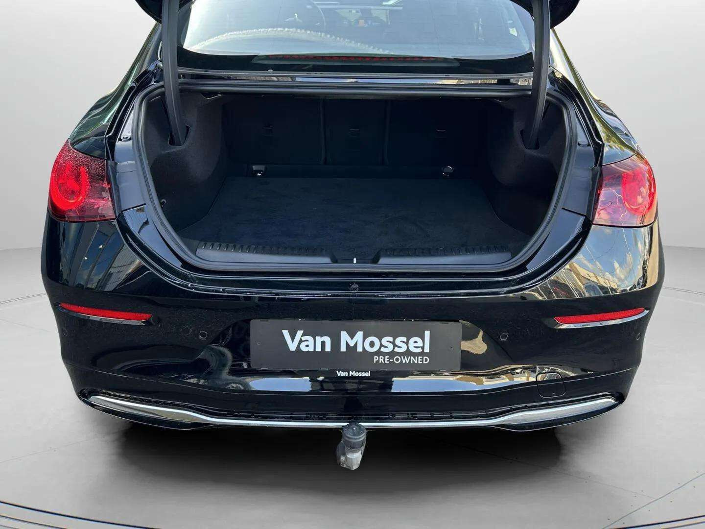 Sort Mercedes CLA250+ fra 2025