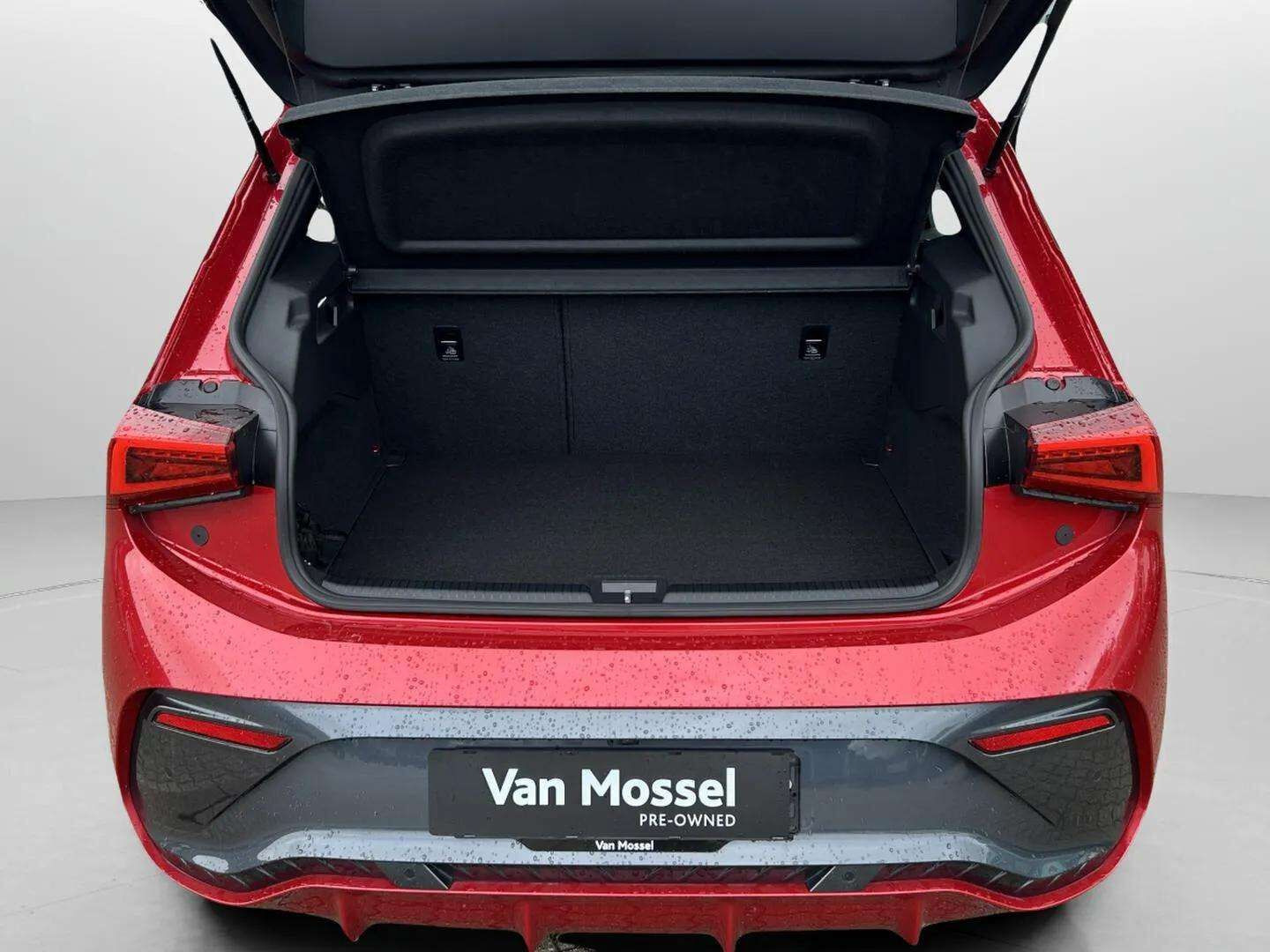 Rød Cupra Born fra 2023