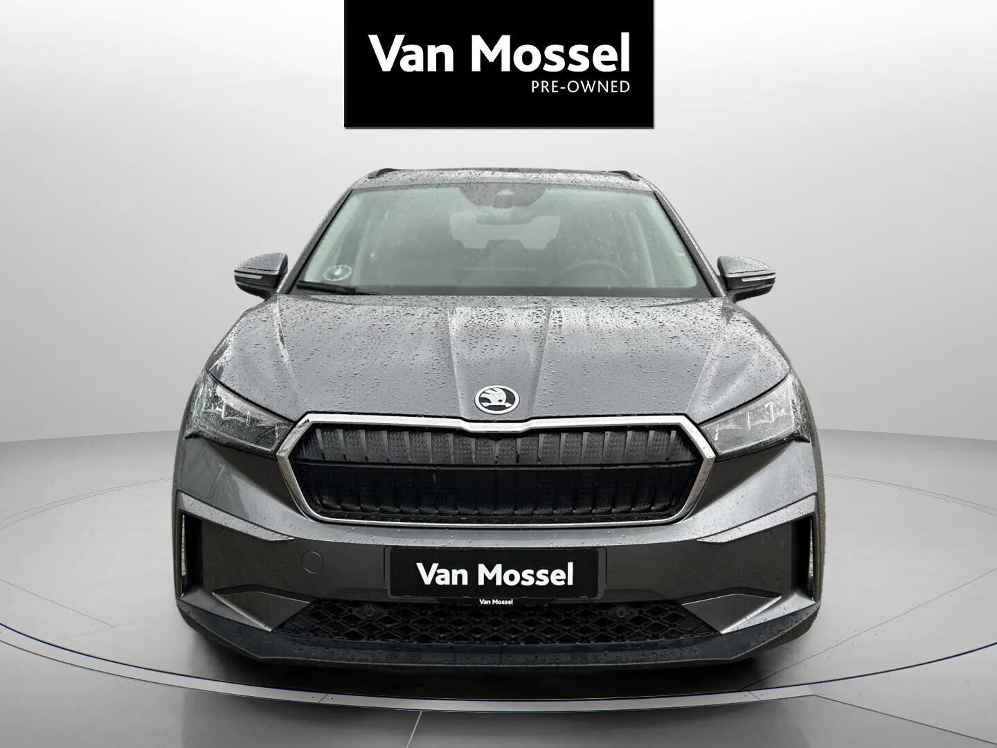 Grå Skoda Enyaq fra 2023