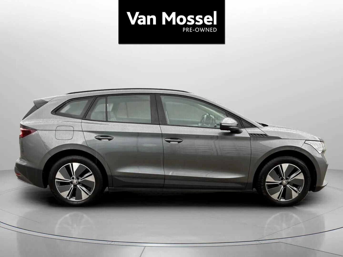 Grå Skoda Enyaq fra 2023
