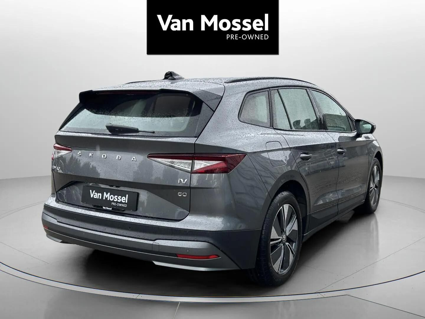 Grå Skoda Enyaq fra 2023
