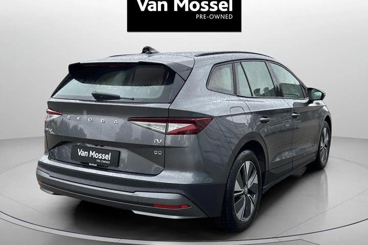 Grå Skoda Enyaq fra 2023