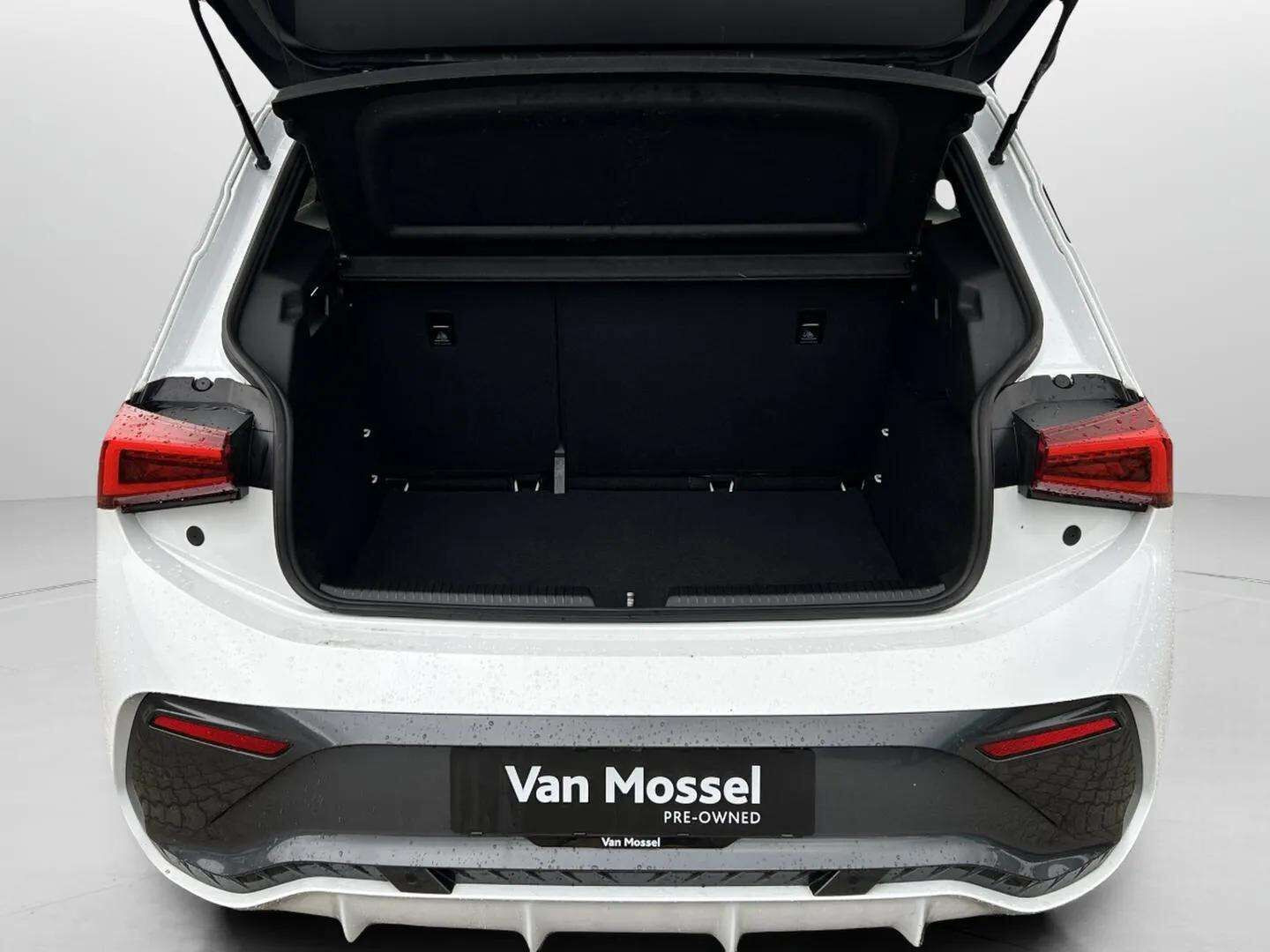 Hvid Cupra Born fra 2023