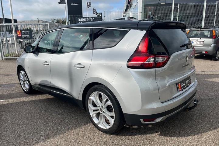 Sølv Renault Grand Scenic IV fra 2018