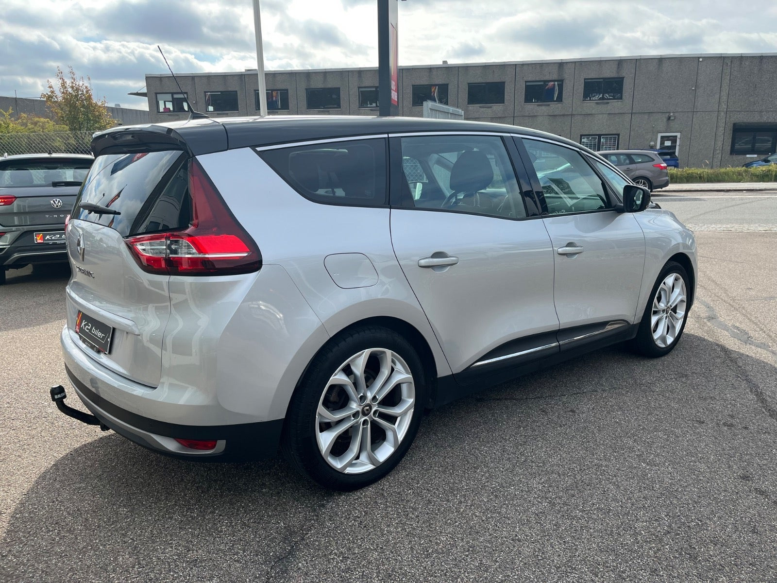 Sølv Renault Grand Scenic IV fra 2018