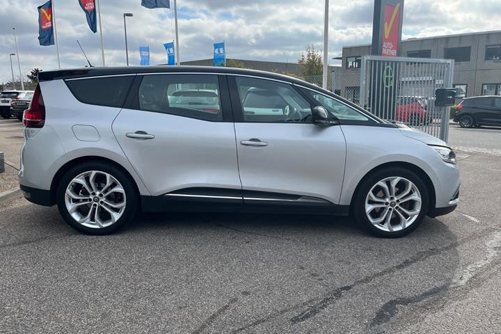 Sølv Renault Grand Scenic IV fra 2018