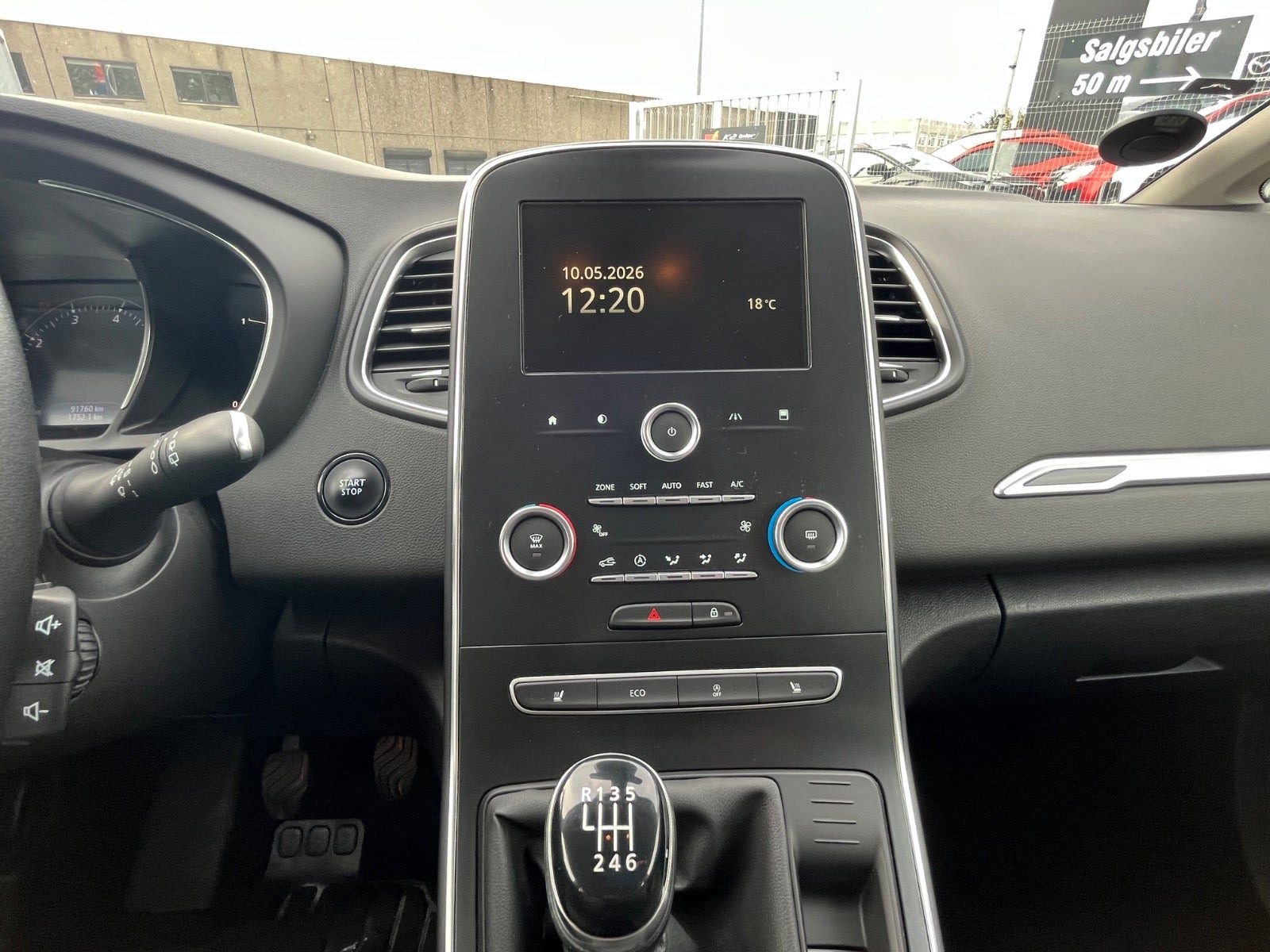 Sølv Renault Grand Scenic IV fra 2018