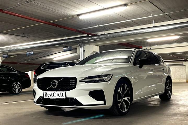 Hvid Volvo V60 fra 2021
