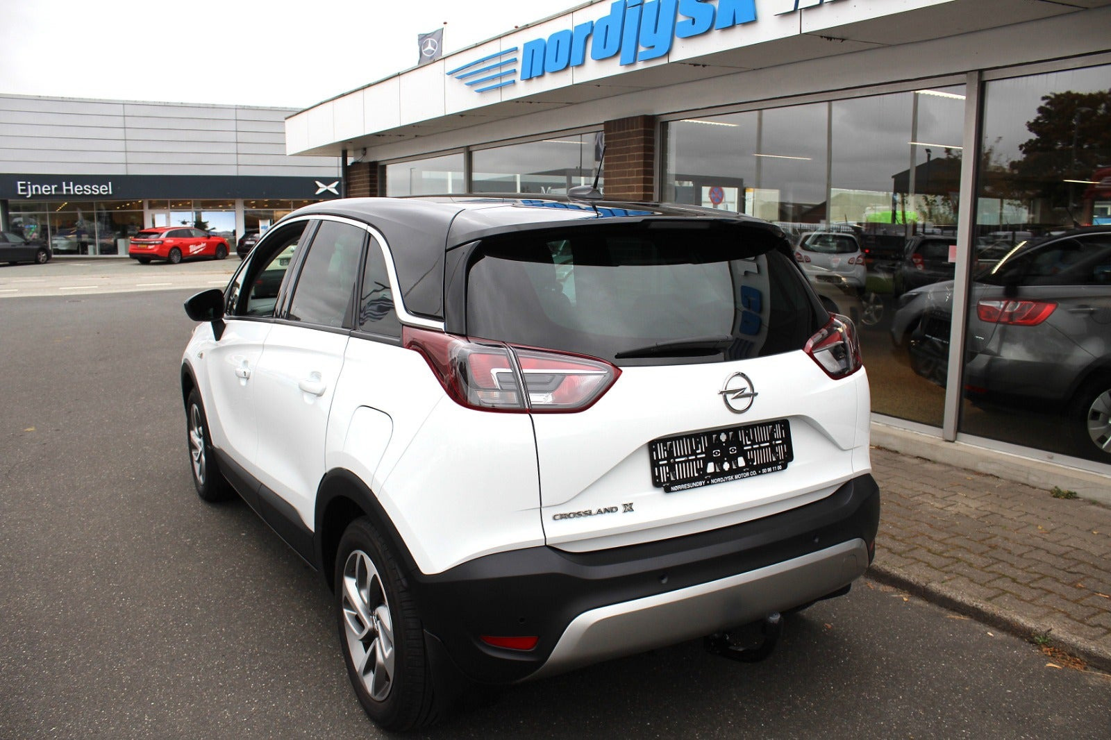Hvid Opel Crossland X fra 2018