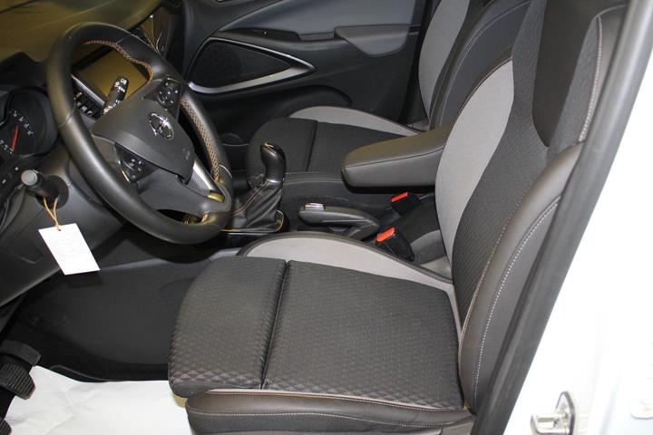 Hvid Opel Crossland X fra 2018