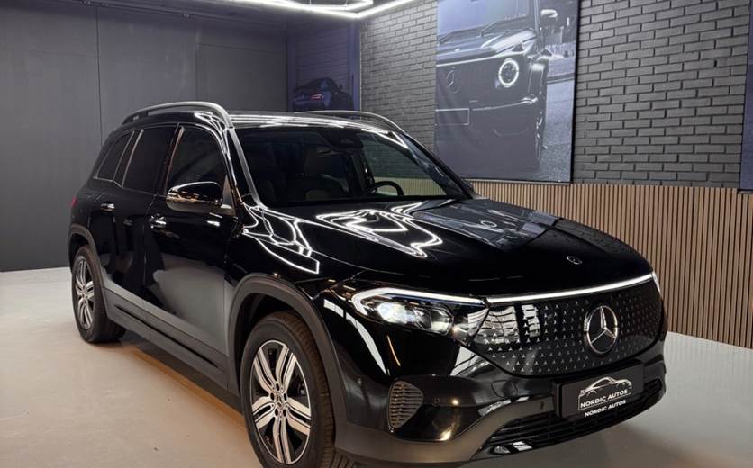 Mercedes EQB250+ Electric Art