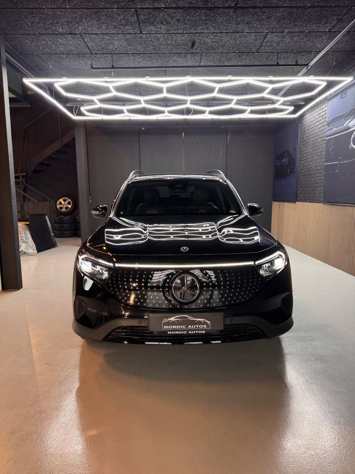 Sort Mercedes EQB250+ fra 2025