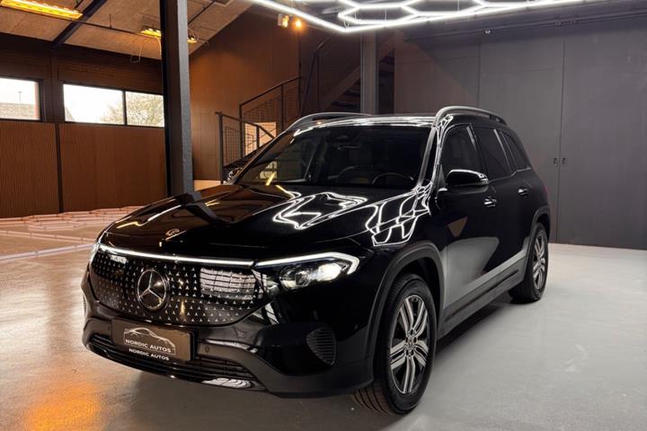 Sort Mercedes EQB250+ fra 2025