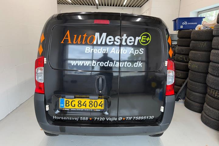 Hvid Peugeot Bipper fra 2017