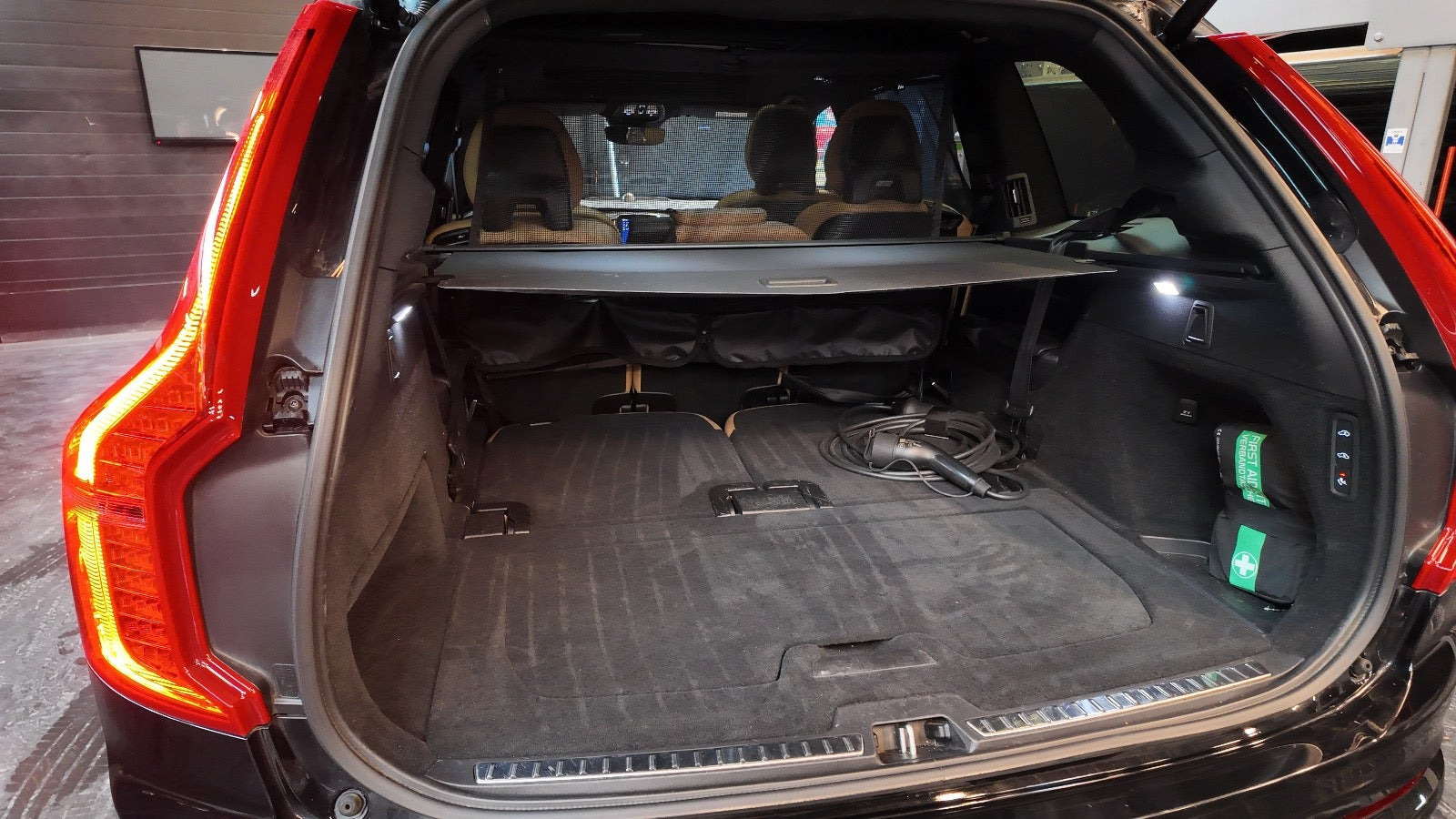 Sort Volvo XC90 fra 2023