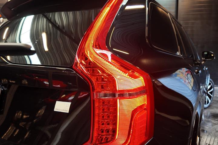 Sort Volvo XC90 fra 2023