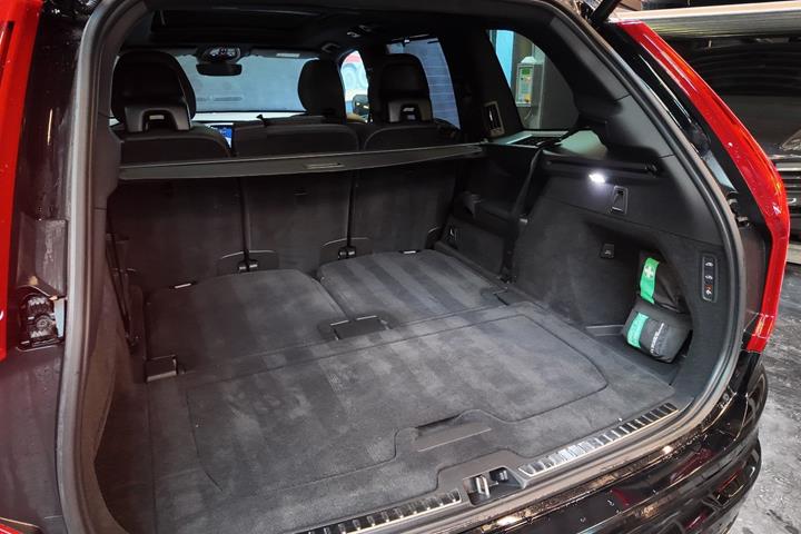 Sort Volvo XC90 fra 2023