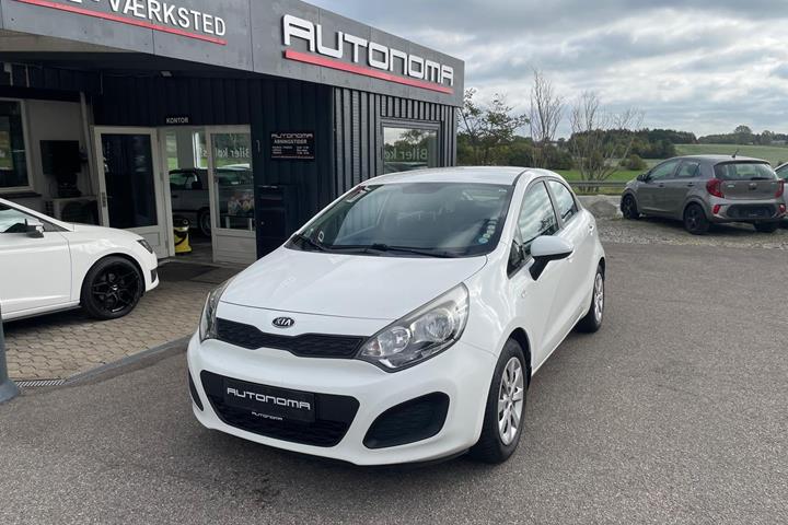 Grøn Kia Rio fra 2012